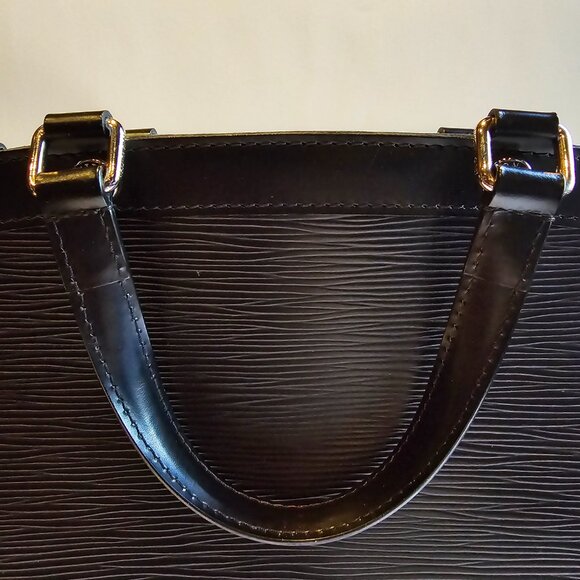 LOUIS VUITTON Louis Vuitton Black Epi Leather Brea MM Bag - Picture 3 of 16